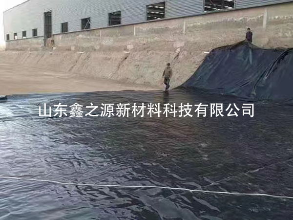 黑膜沼氣池使用過程中出現(xiàn)廢渣該如何處理？
