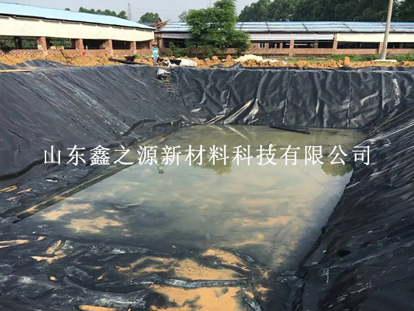 做好沼氣池黑膜的剪接工作，既節(jié)約又高效