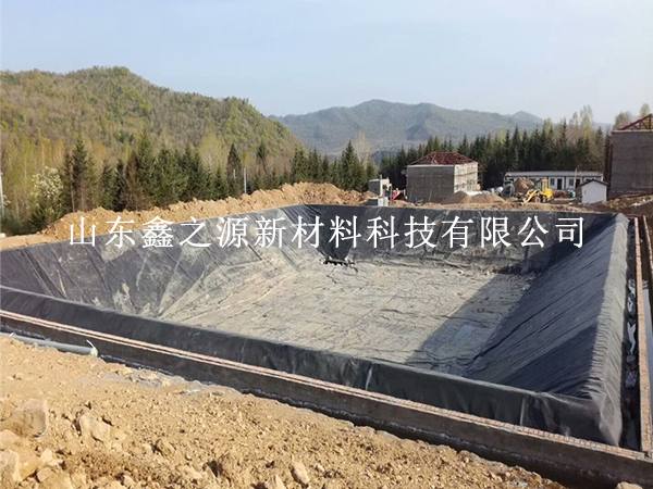 怎么的鋪設(shè)油田防滲膜可發(fā)揮其作用？
