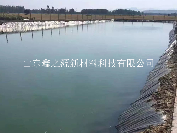 如何處理蓄水池hdpe土工膜的熱膨脹問題？